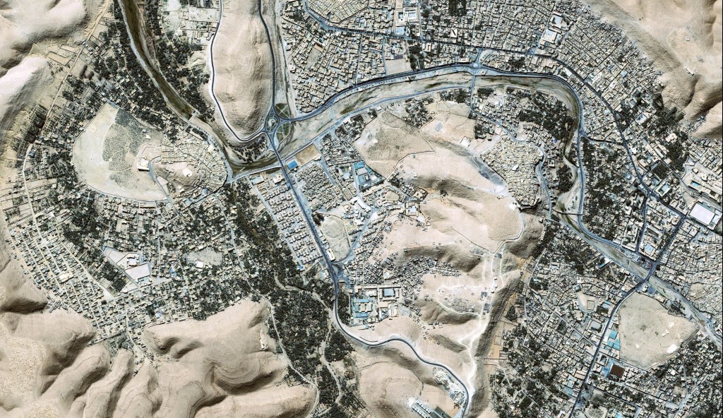 An Ikonos satellite image at 0.8 m resolution of Ghardaia, Algeria. Photo credit: GeoEye/SIME 