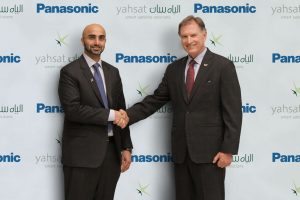 Masood M. Sharif Mahmood, CEO of Yahsat (left), and Paul Margis, President and CEO of Panasonic Avionics (right). Photograph courtesy of Yahsat.