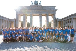 Group picture in front of Brandenbuerg Gate, Berlin. Copyright: Juliana Socher
