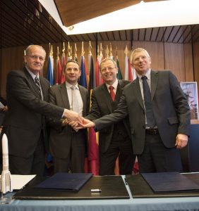 Jean-Yves Le Gall, Thierry Mandon, Jan Woerner, Alain Charmeau during Signing of Contract for the Programme on the ARIANE; Credits: ESA